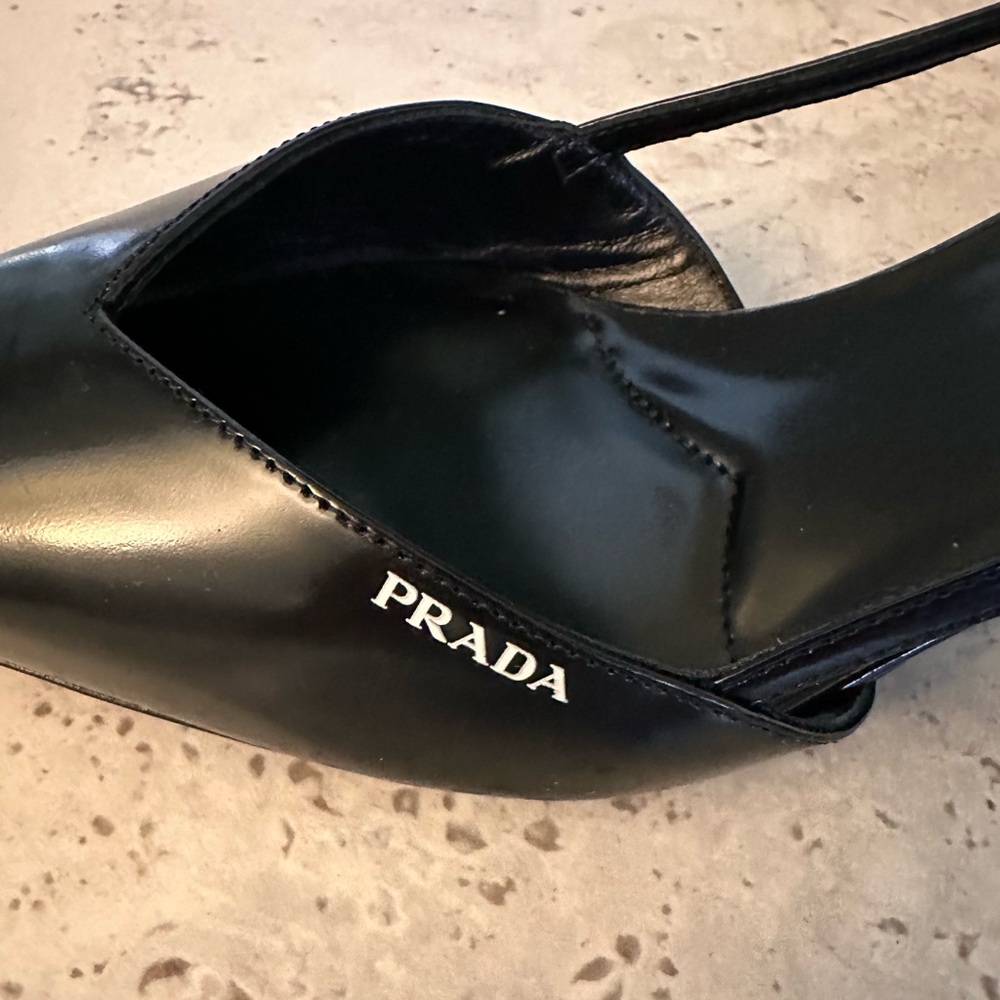 Prada brushed leather cut-out pumps fantastic condition size 37.5 block heel - Picture 8 of 8